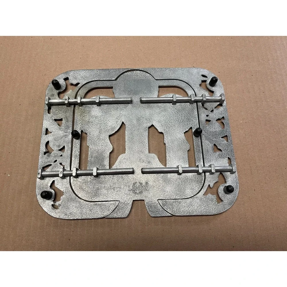 Lenox Yuletide Metal Serveware‎ Holiday Expandable Trivet – New in Open Box